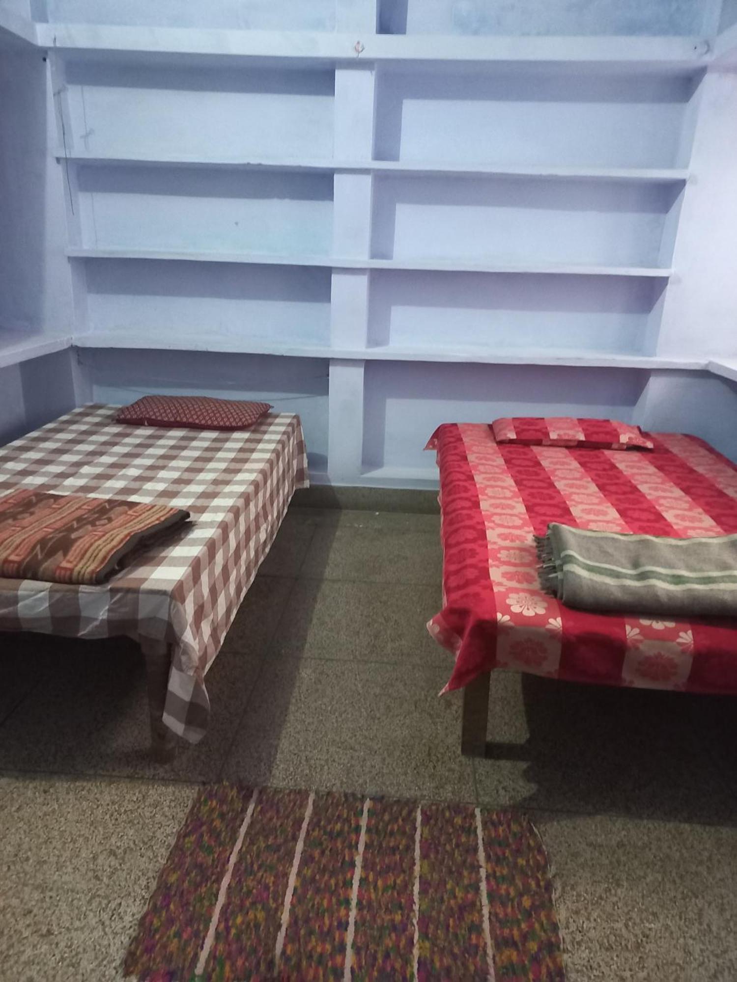 Nigam Stay Home B-663, Kareli Prayagraj Luaran gambar